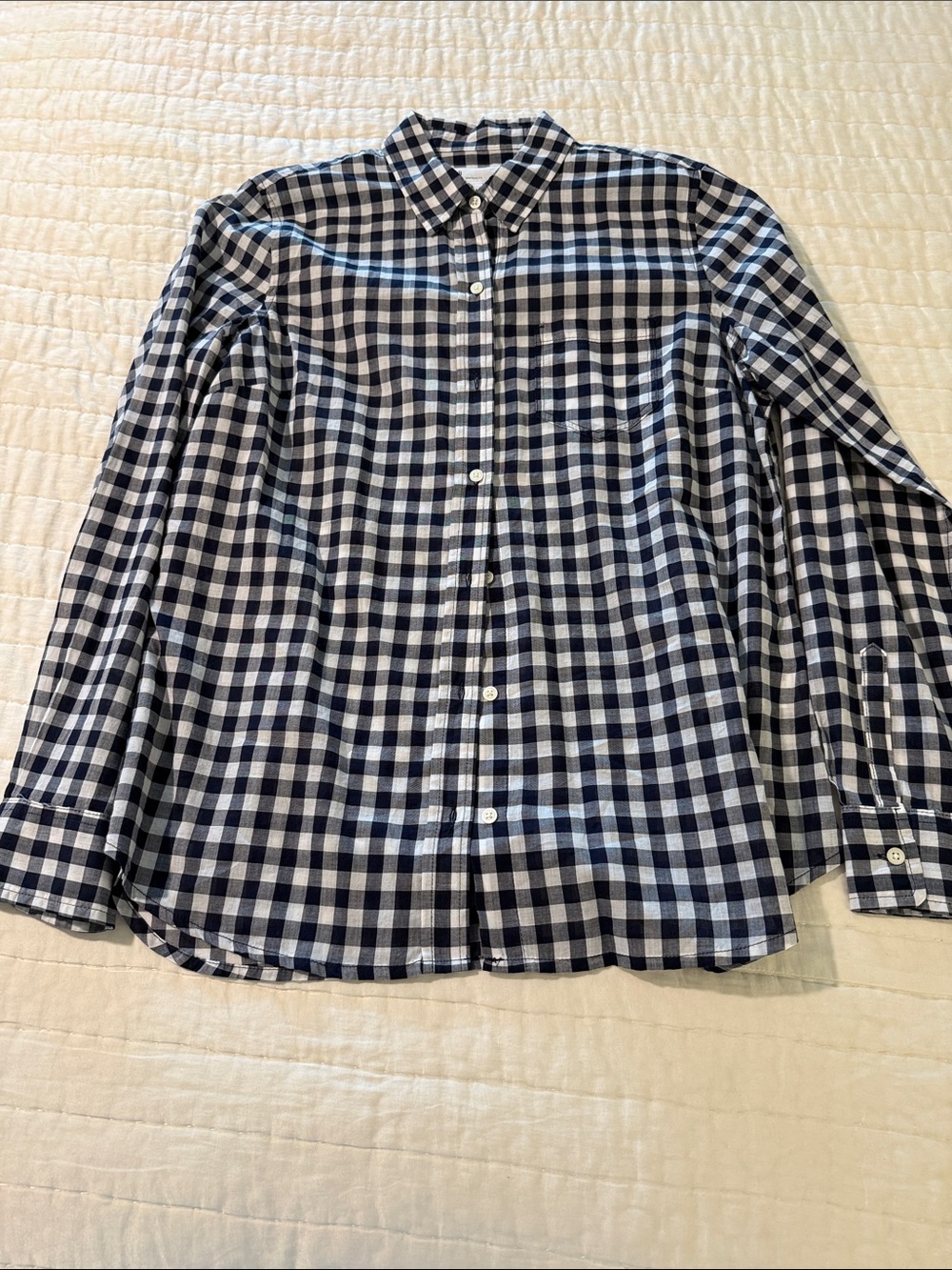 GAP Women's Navy and White Gingham Button-Down Shirt